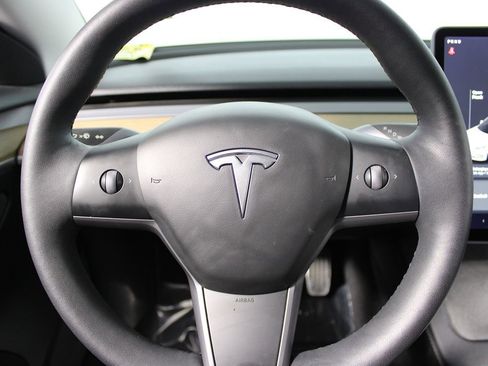 Used 2021 Tesla Model 3 Standard Range Plus RWD image 13