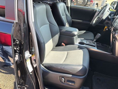 Used 2017 Toyota 4Runner SR5 Premium RWD image 21