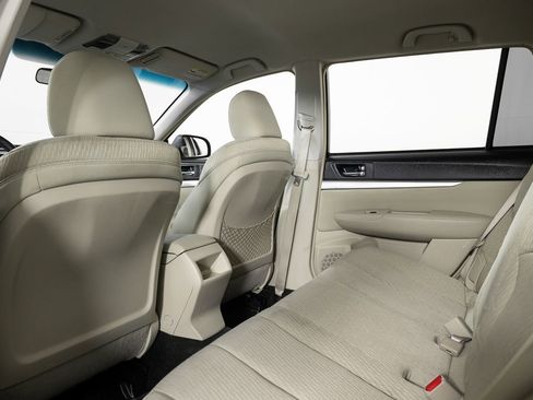 Used 2012 Subaru Outback 2.5i Premium w/ All-Weather Pkg image 18