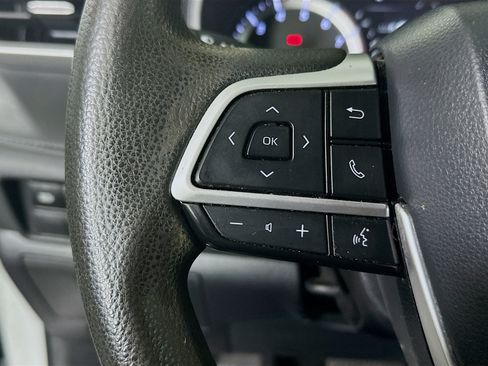 Used 2023 Toyota Highlander L FWD image 16