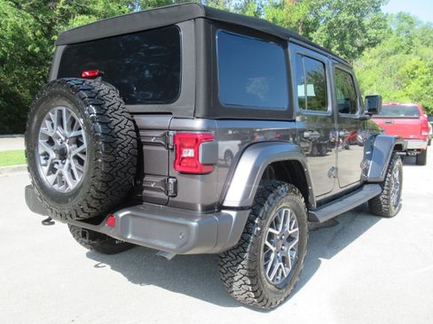 Used 2024 Jeep Wrangler Unlimited Sahara w/ Safety Group AWD/4WD image 7