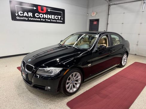 Used 2011 BMW 328i xDrive Sedan image 3
