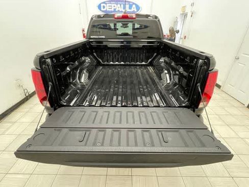 Certified 2023 Chevrolet Colorado Trail Boss w/ Technology Package AWD/4WD image 12