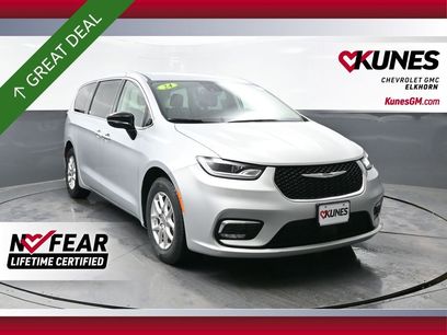 Used 2024 Chrysler Pacifica Touring-L