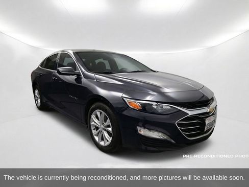 Used 2023 Chevrolet Malibu LT FWD image 2