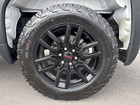 Used 2023 GMC Sierra 1500 Elevation image 13