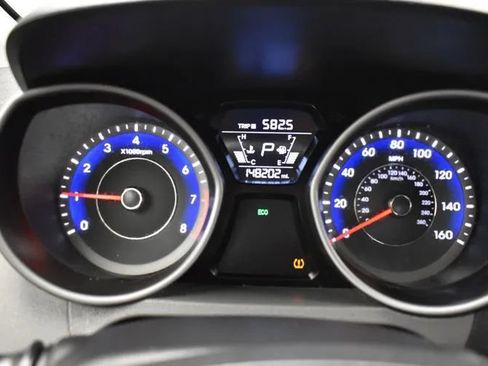 Used 2014 Hyundai Elantra SE FWD image 25