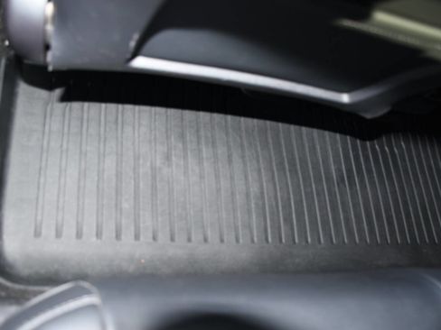 Used 2021 Tesla Model Y 2WD image 19