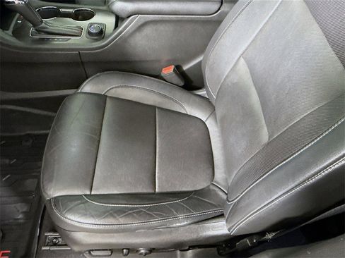 Used 2017 GMC Acadia SLT image 2