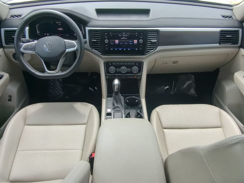 Used 2023 Volkswagen Atlas SE w/ Panoramic Sunroof Package FWD image 16