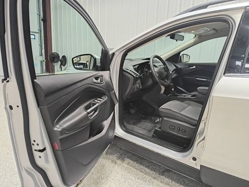 Used 2017 Ford Escape SE AWD/4WD image 12