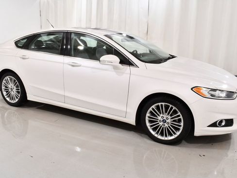 Used 2014 Ford Fusion SE w/ Equipment Group 202A FWD image 5