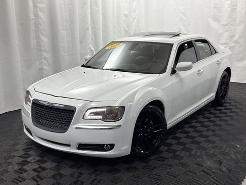 Used 2015 Chrysler 300 Limited image 2