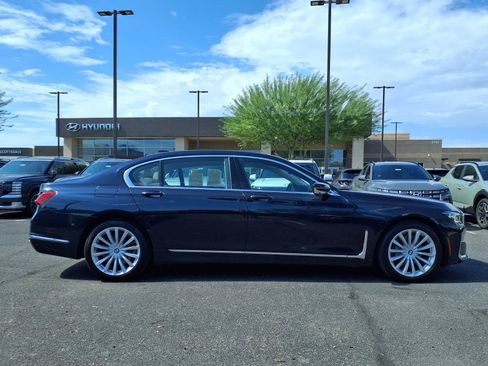 Used 2020 BMW 740i w/ Premium Package RWD image 7
