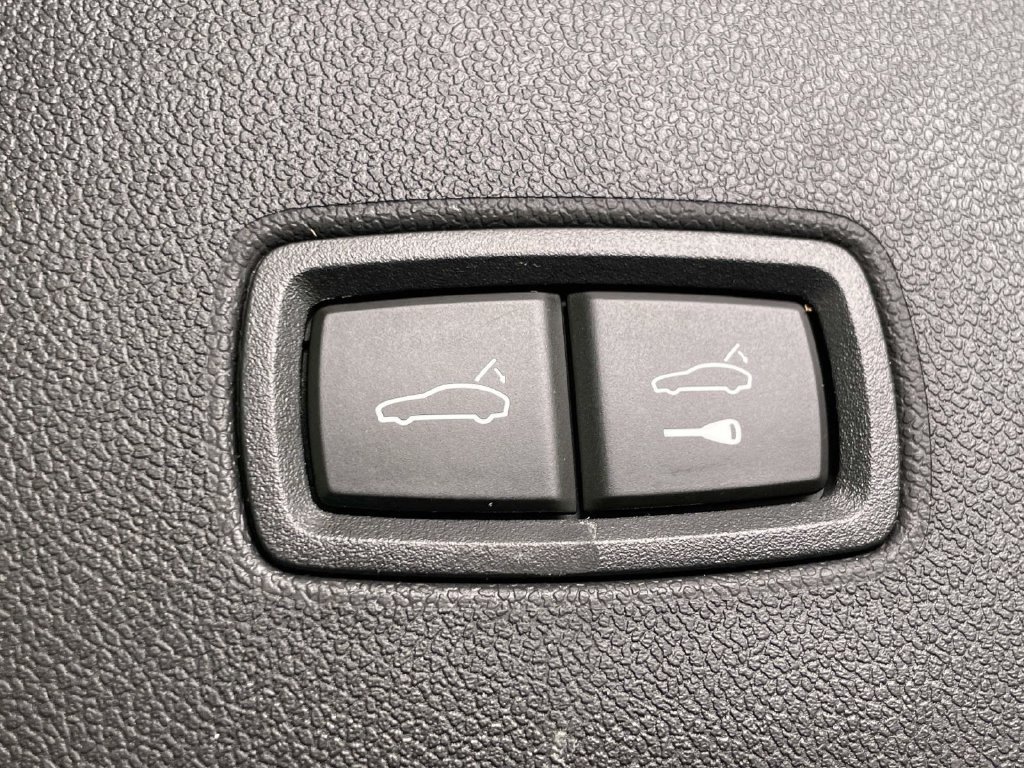 Certified 2024 Porsche Cayenne AWD/4WD image 21