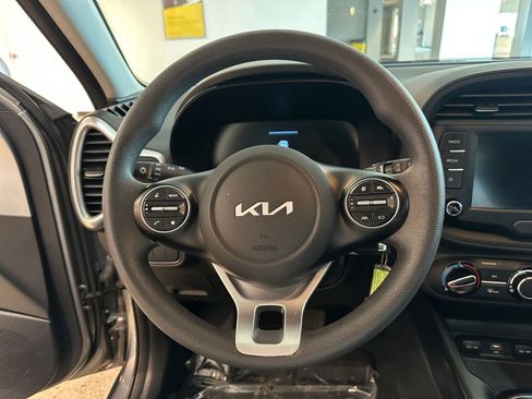 Used 2025 Kia Soul LX w/ LX Technology Package image 27