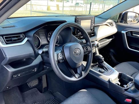 Used 2021 Toyota RAV4 XLE image 14