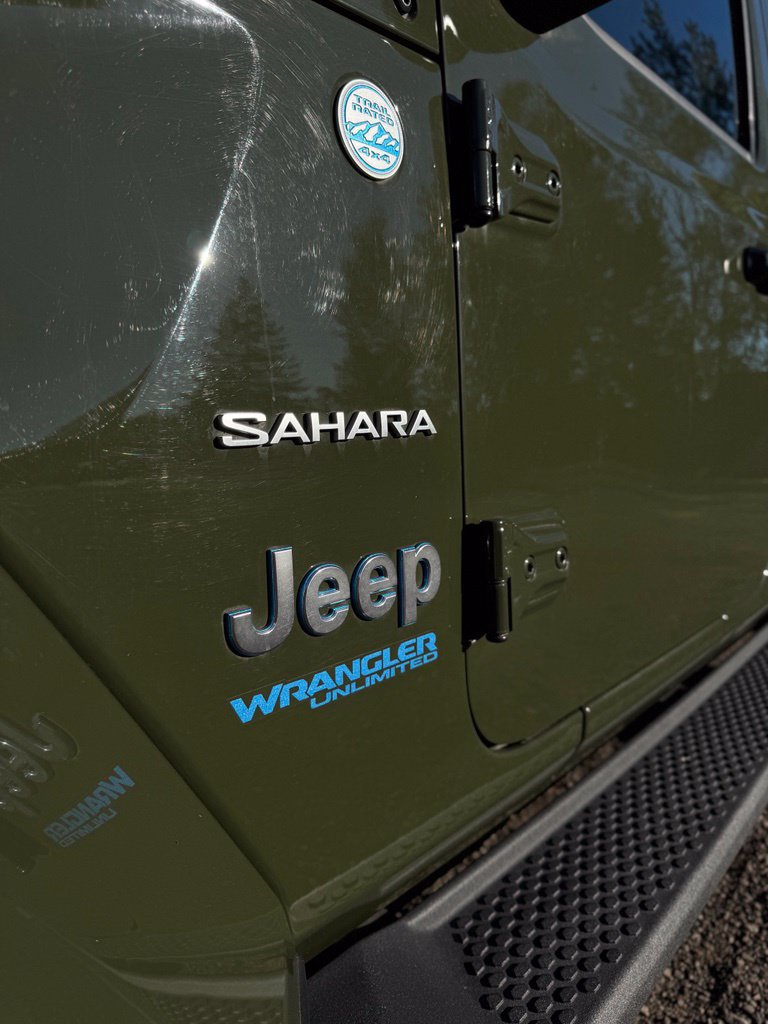 Used 2021 Jeep Wrangler Unlimited Sahara w/ Cold Weather Group AWD/4WD image 47