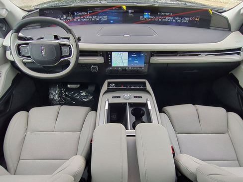 New 2025 Lincoln Navigator L Reserve AWD/4WD image 15
