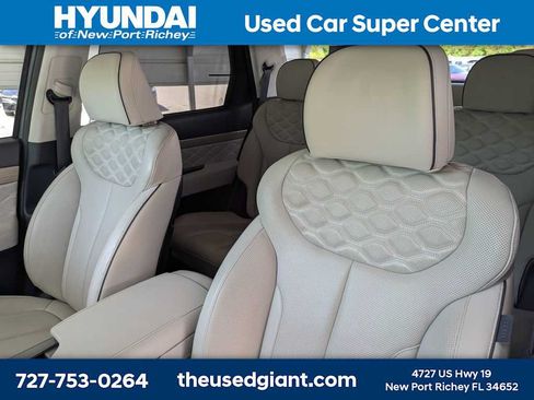 Certified 2022 Hyundai Palisade Calligraphy w/ Winter Package AWD/4WD image 7