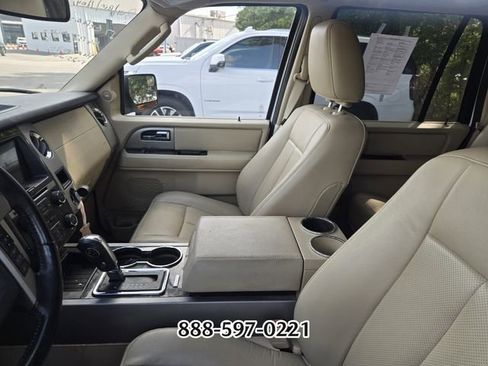 Used 2017 Ford Expedition Limited RWD image 3