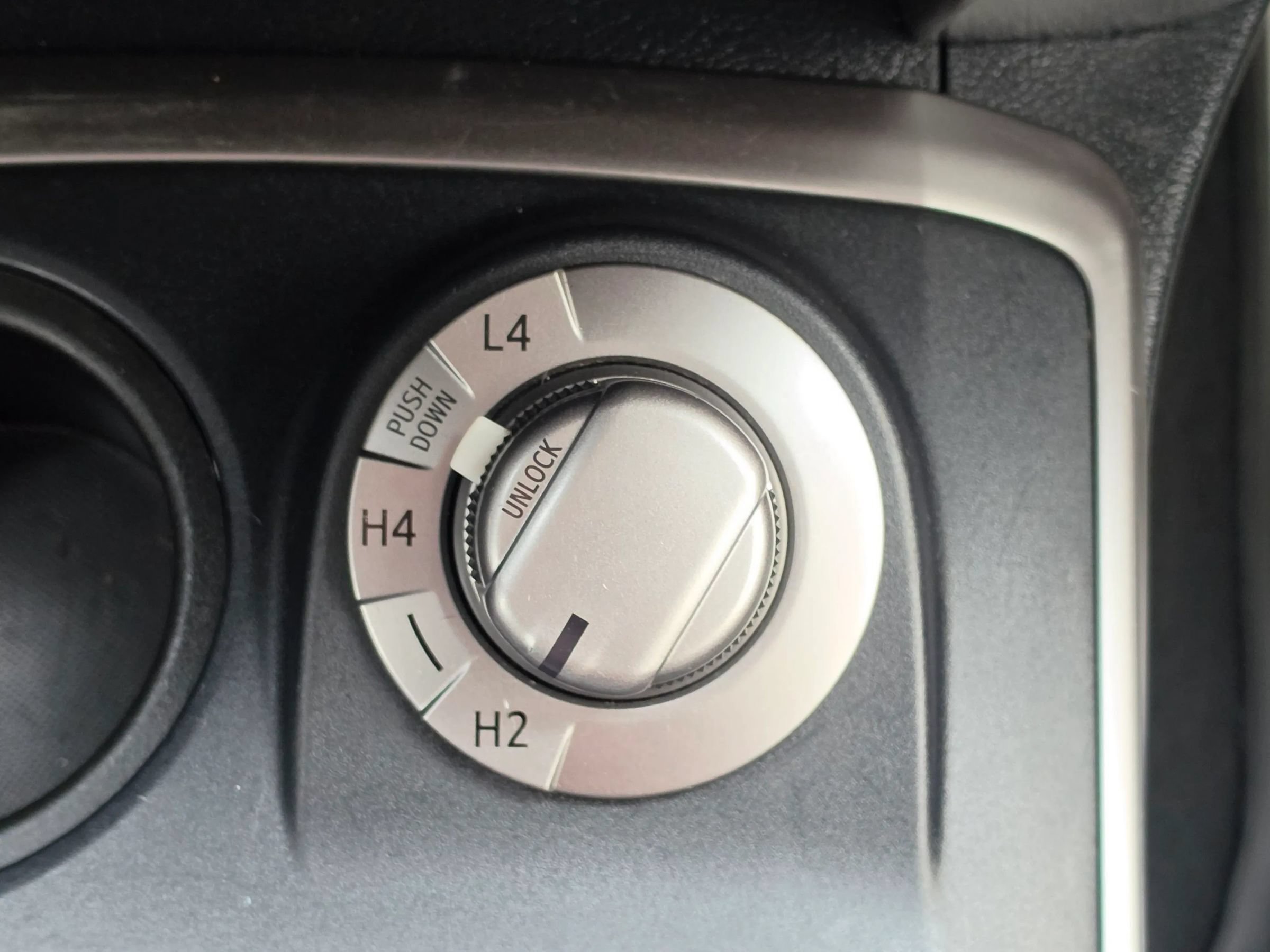 Used 2018 Toyota 4Runner SR5 AWD/4WD image 29