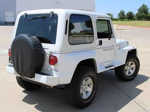 Used 1991 Jeep Wrangler Renegade AWD/4WD image 14