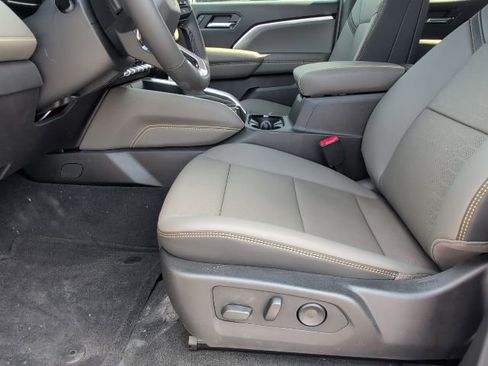 New 2026 Chevrolet Colorado ZR2 w/ Technology Package image 11