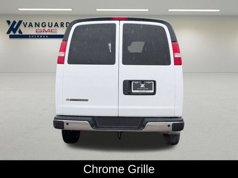 Used 2025 Chevrolet Express 3500 LT w/ LT Preferred Equipment Group RWD image 6