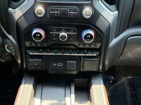 Used 2020 GMC Sierra 1500 Denali AWD/4WD image 24