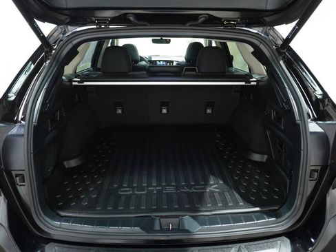 Used 2025 Subaru Outback Onyx Edition image 6