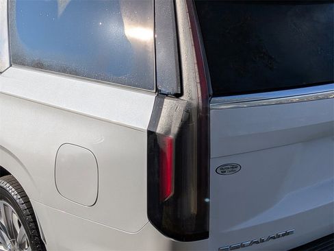 Certified 2024 Cadillac Escalade ESV Premium Luxury w/ Performance Package image 10