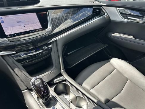 Used 2024 Cadillac XT6 Premium Luxury w/ LPO, Floor Liner Package AWD/4WD image 35