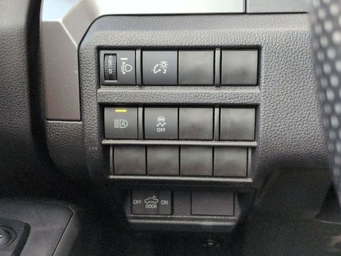 Used 2025 Toyota Tacoma SR5 AWD/4WD image 22