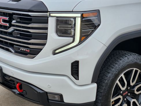 Certified 2025 GMC Sierra 1500 AT4 w/ AT4 Premium Package image 10