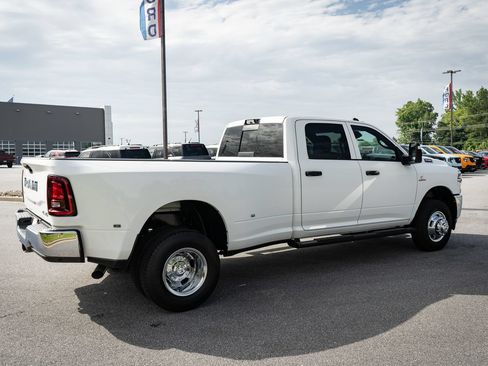 New 2026 RAM 3500 Tradesman AWD/4WD image 10