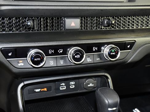 Certified 2024 Honda CR-V EX image 28