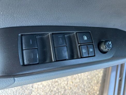 Used 2024 Toyota Camry SE image 17