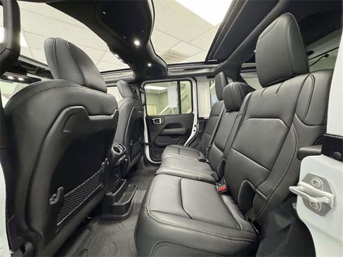 New 2025 Jeep Wrangler Rubicon 392 image 17