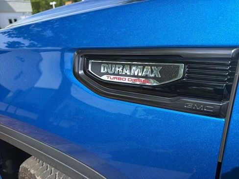 Used 2024 GMC Sierra 1500 AT4 w/ Technology Package AWD/4WD image 4