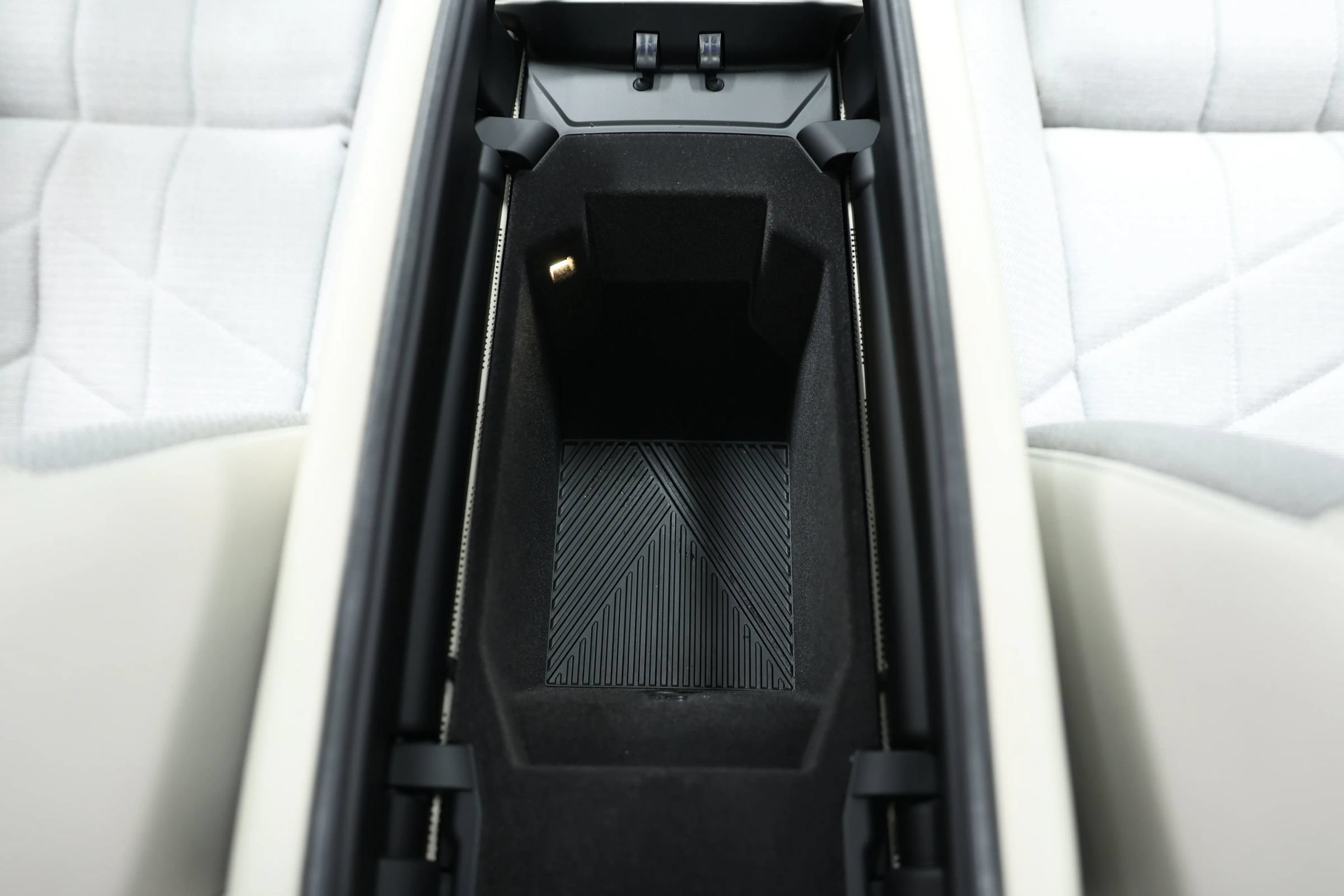 Used 2023 BMW i7 xDrive60 AWD/4WD image 40