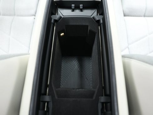 Used 2023 BMW i7 xDrive60 AWD/4WD image 40