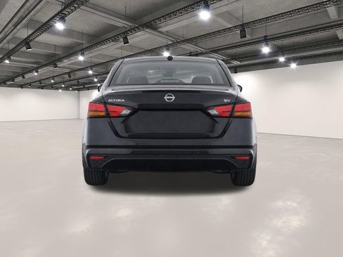Used 2024 Nissan Altima 2.5 SV FWD image 7