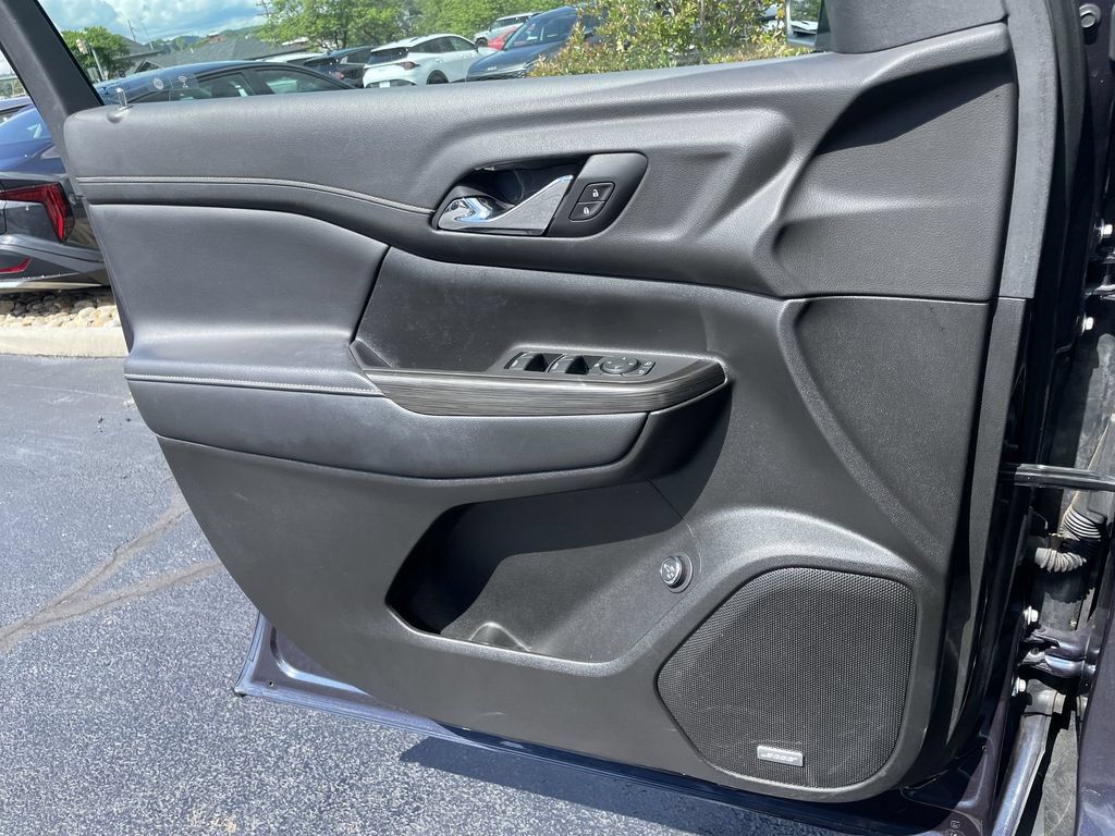 Used 2019 GMC Acadia SLT AWD/4WD image 20