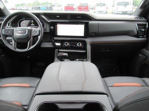 Used 2024 GMC Sierra 1500 AT4 AWD/4WD image 12