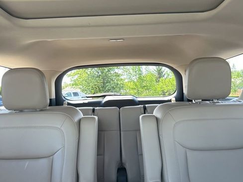 Used 2021 Ford Explorer XLT w/ Equipment Group 202A AWD/4WD image 46