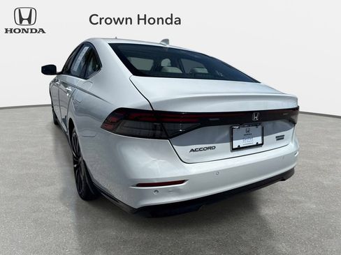 Used 2023 Honda Accord Touring image 8