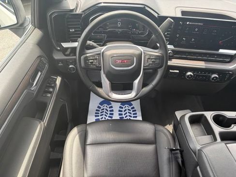 Used 2025 GMC Sierra 1500 SLT AWD/4WD image 36