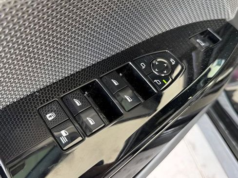 Certified 2023 BMW 740i image 16