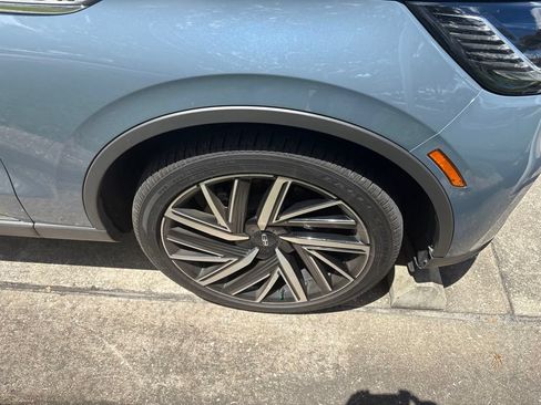 Used 2025 Lincoln Aviator Reserve w/ Equipment Group 201A AWD/4WD image 12